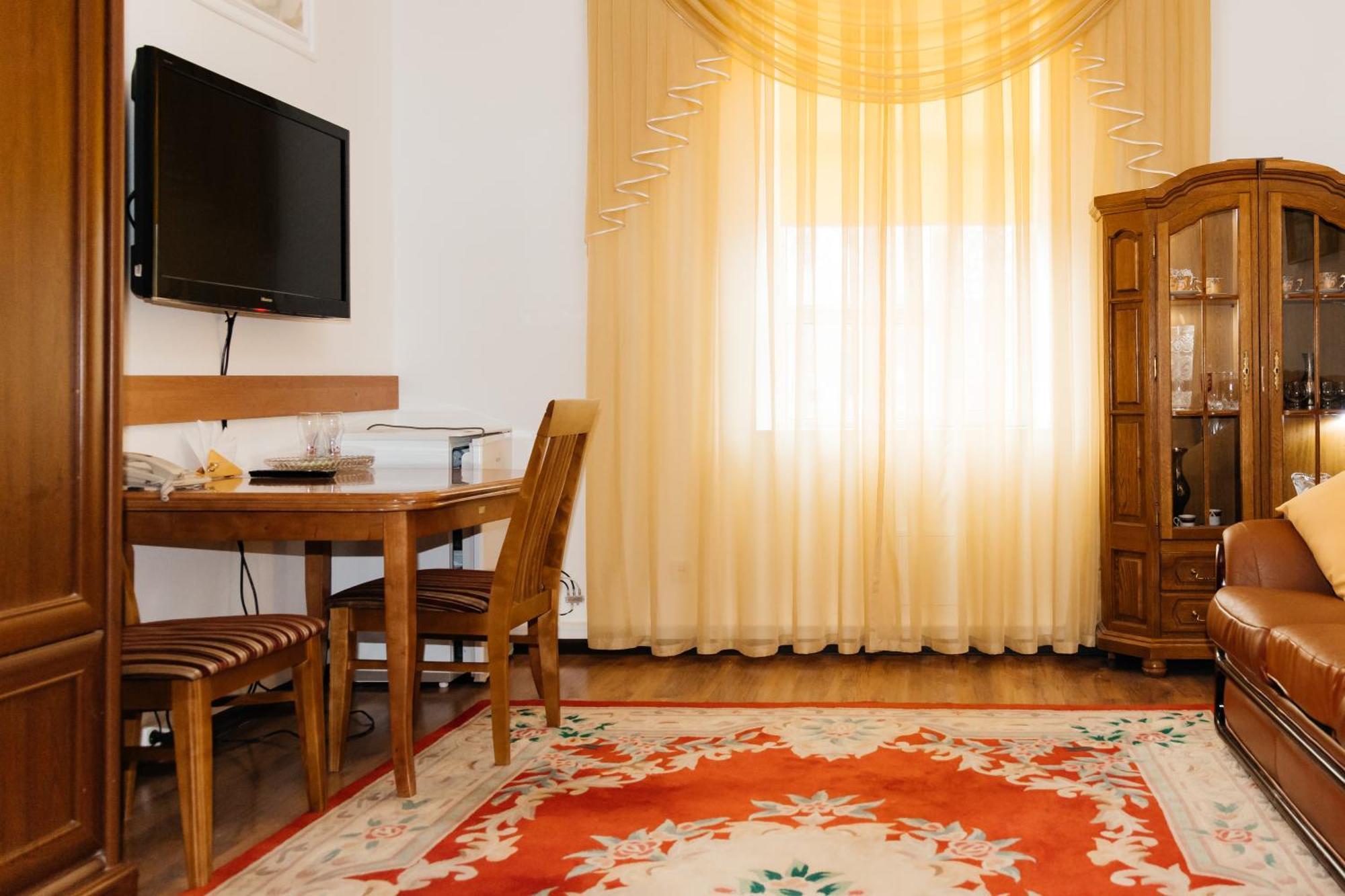 Hotel ВаYan Шимкент Екстер'єр фото